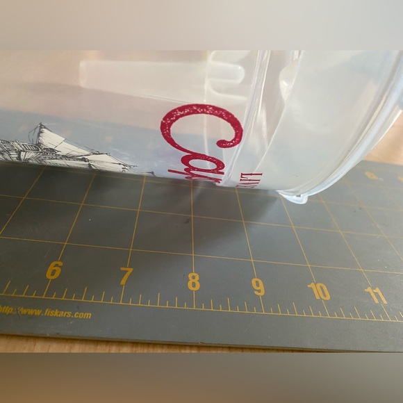 Live like a captain, party like a pirate plastic ice tea pitcher - Picture 9 of 9